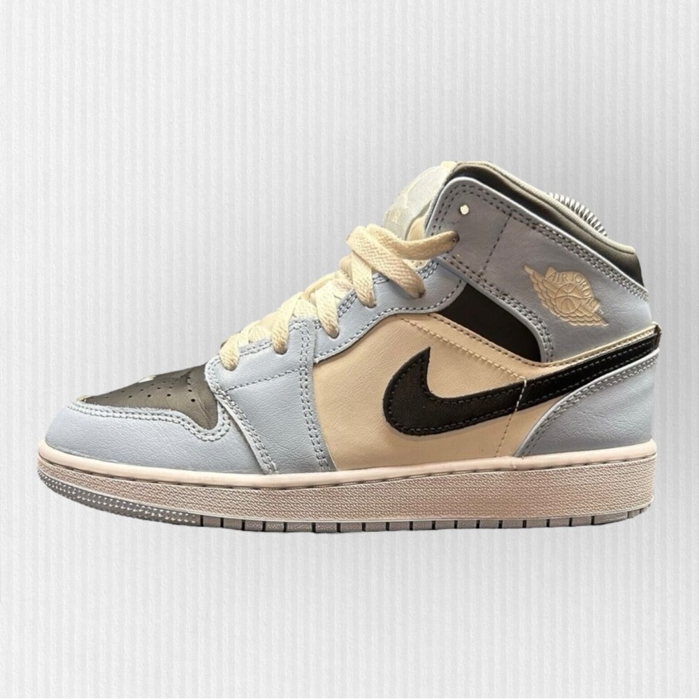 Nike Air Jordan 1 Low Baby Blue Black Cream | Size 5.5Y/7W - Picture 2 of 13